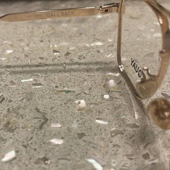 Quay Glasses Clear - Picture 5 of 5